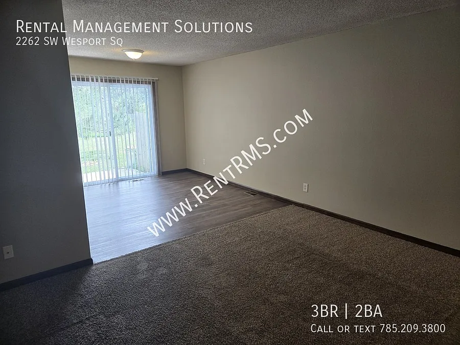 2262 Sw Westport Square- 3 Bed/2 Bath — Photo 3