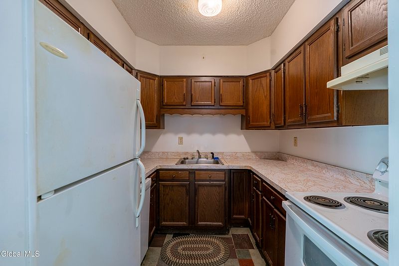 5th image of 4 B High Pines Terrace