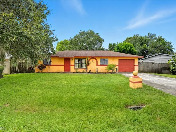 2100 Ponce Cir, Fort Myers, FL 33905