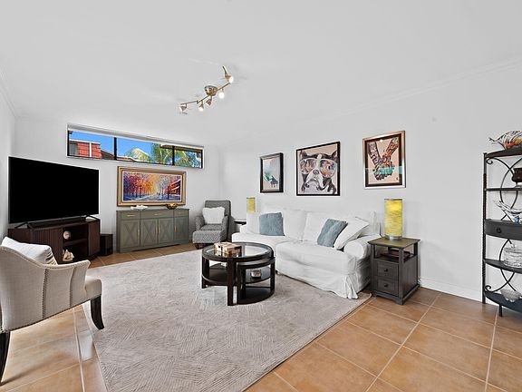 5th image of 8393 Trent Court