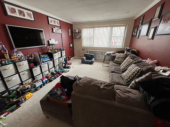 4th image of 152-68 Jewel Ave #114B