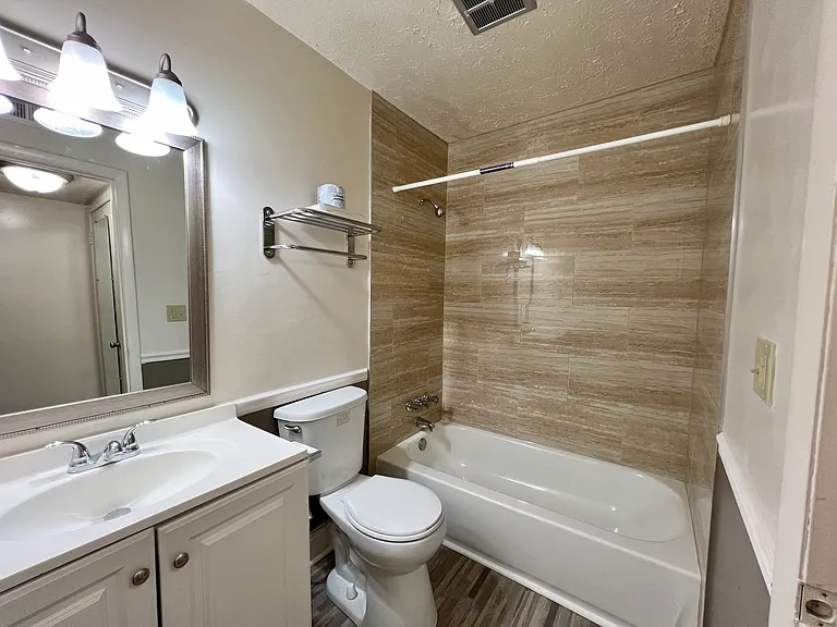 The Woods Apartments — Photo 44