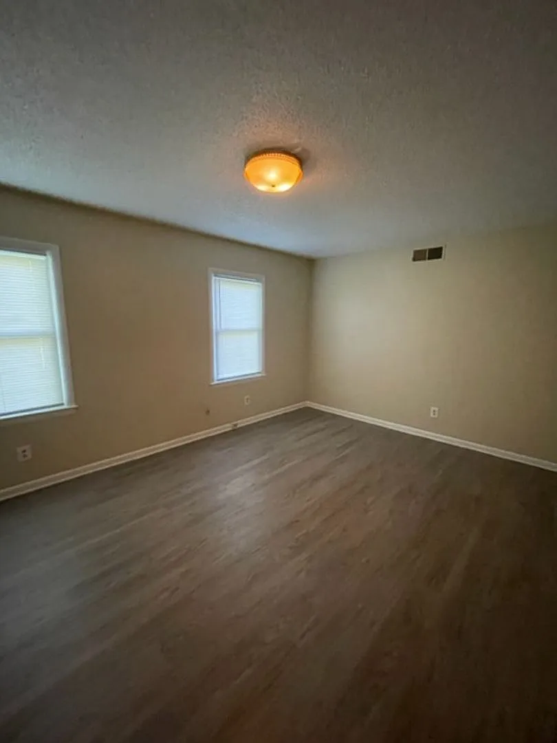 Apt-East-J-Street-310 — Photo 3
