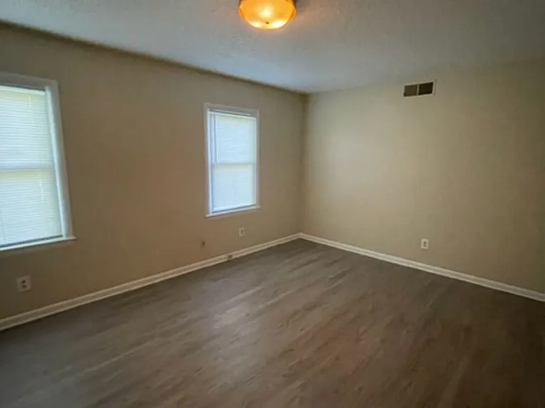Apt-East-J-Street-310 — Photo 3