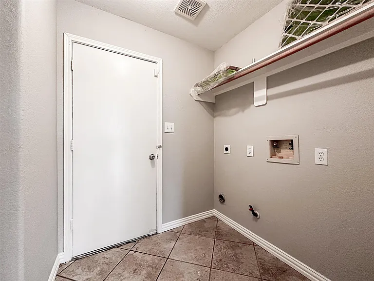 5739 Westminster Village Dr — Photo 23