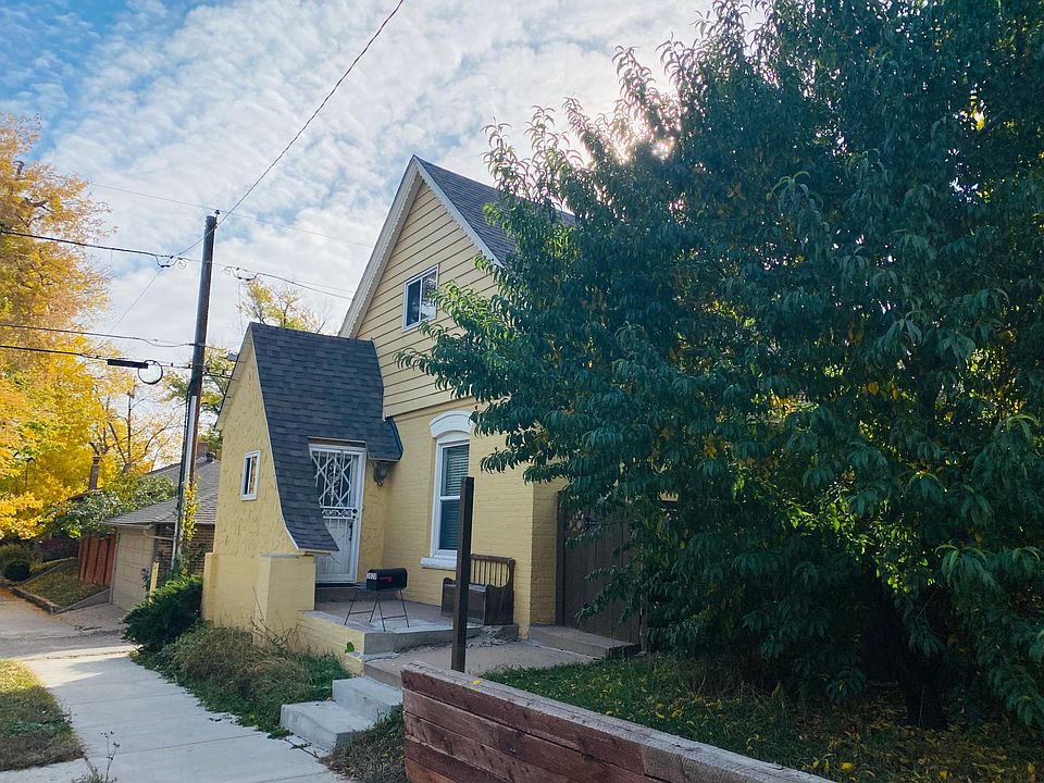 Front Entrance on 10th Ave