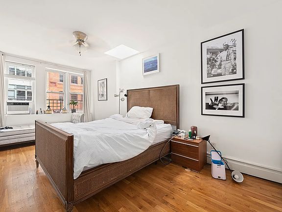3rd image of 19 Vestry St
