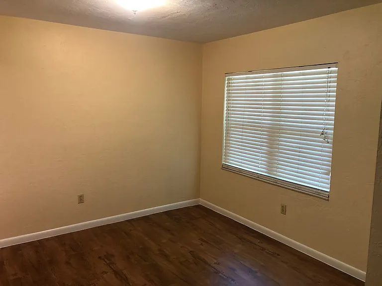 1915 SW 42nd Ave — Photo 11