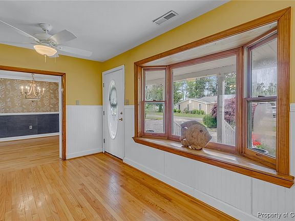 4th image of 609 Pine Point Dr