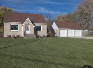 10226 Burlington Rd, Kenosha, WI 53144