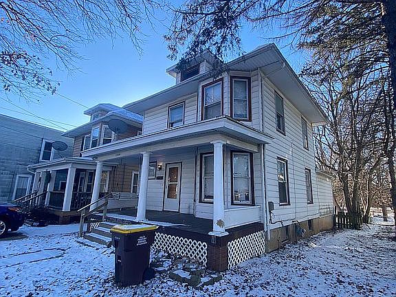 2nd image of 1330 S Oak Ave