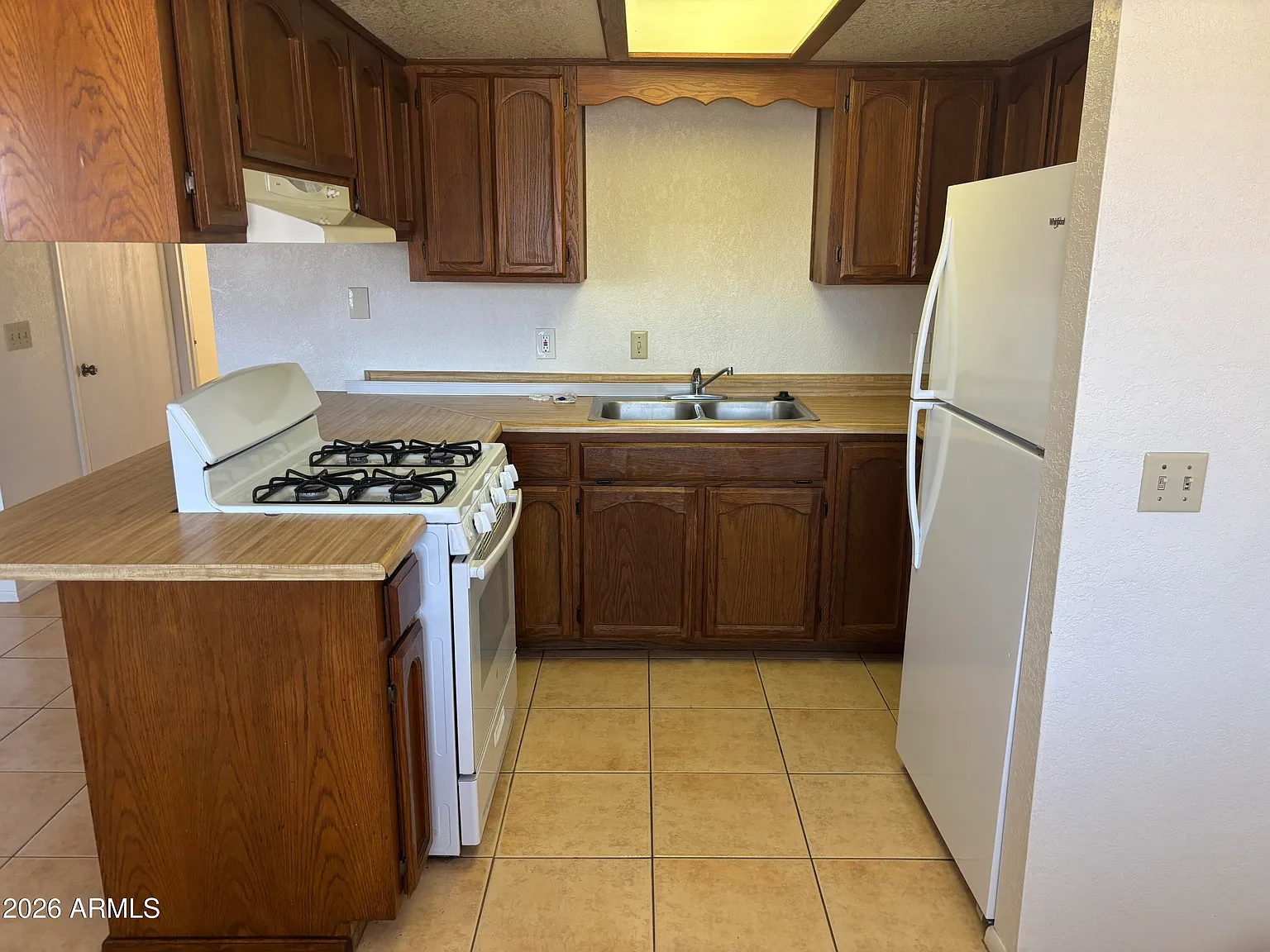 2 bed, 1.0 bath, 745 sqft, $1,395 — Photo 4