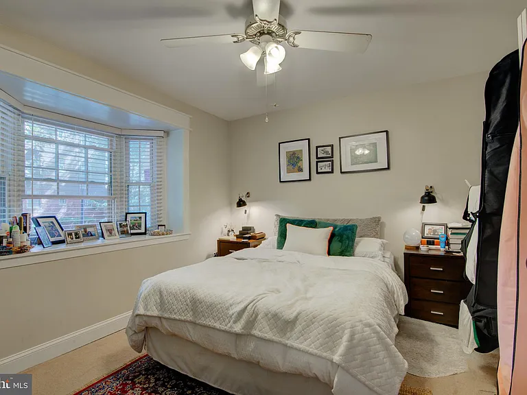 2100 N Scott St #103 — Photo 10
