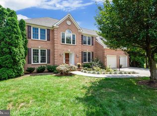 8207 Madrillon Estates Dr, Vienna, VA 22182