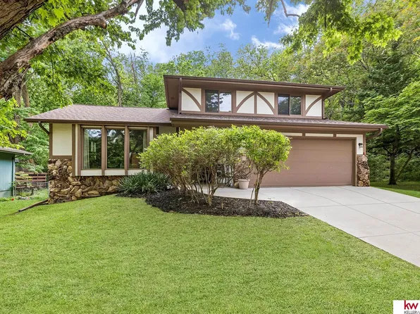 402 Kountze Memorial Dr, Bellevue, NE 68005
