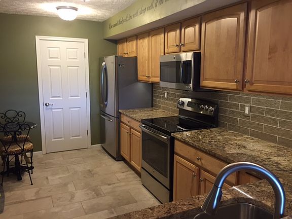 4th image of 4108 Eastvillage Dr