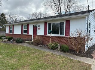1586 Woodlawn Ave, Holland, MI