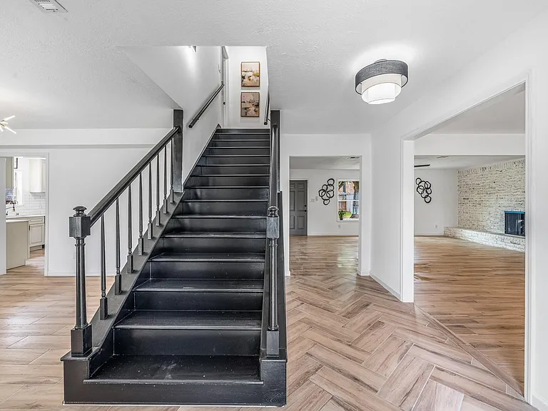 10622 Inwood Dr — Photo 7