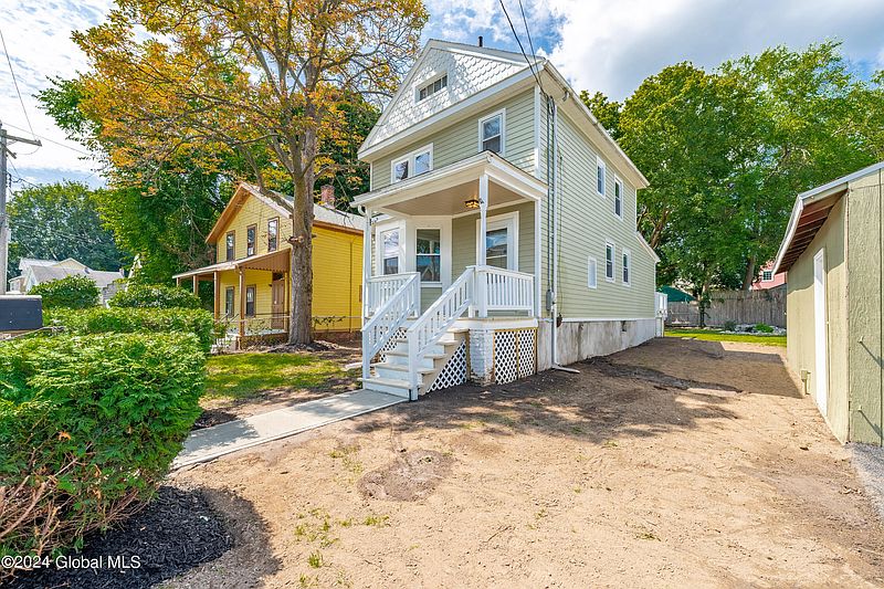 3rd image of 12 Nelson Avenue