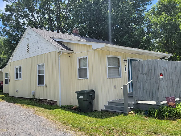 2085 Rice Ave — Photo 2