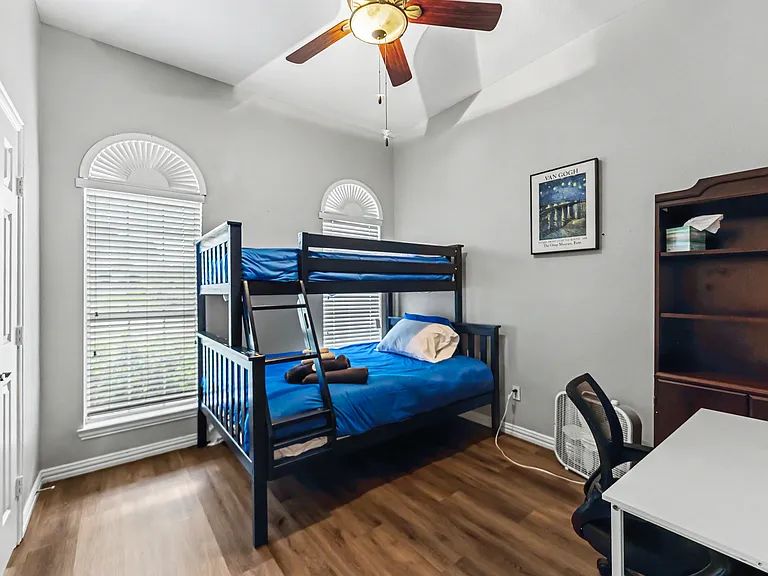 2451 Valley View Dr — Photo 26