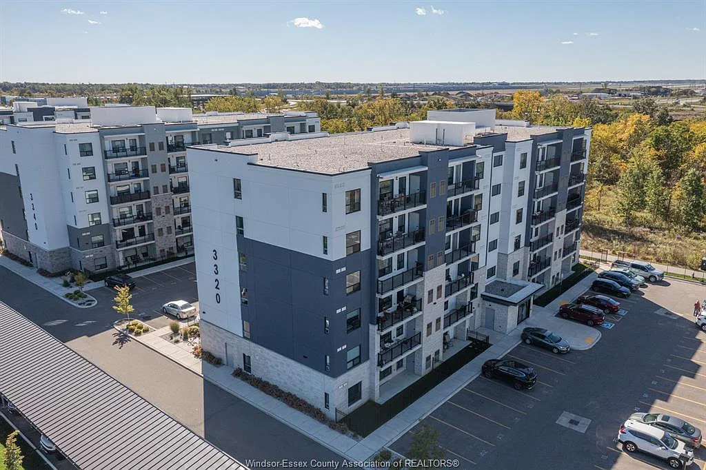 2 bed, 2.0 bath, $2,100 — Photo 3