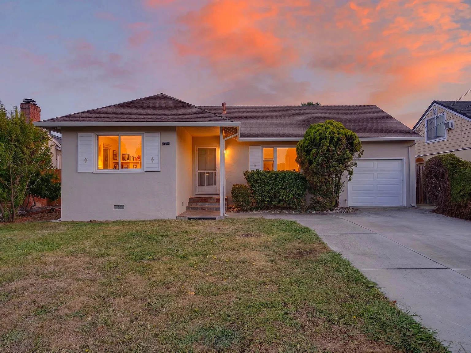 3 bed, 2.0 bath, 1484 sqft, $4,995 — Photo 2