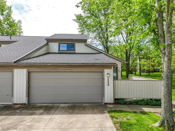 5589 Rainier Ct #164, Parma, OH 44134