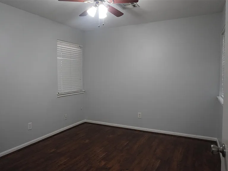 10703 Wickersham Ln — Photo 37