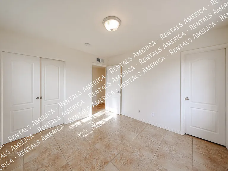 3432 N 23rd Ave — Photo 25