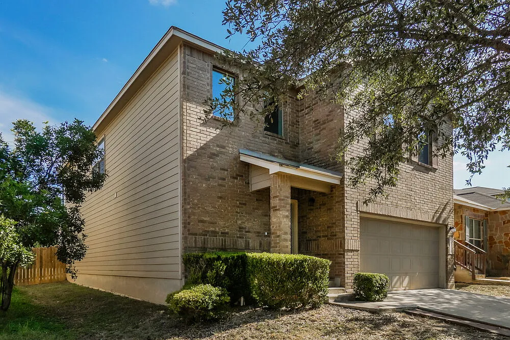 4 bed, 2.5 bath, 2399 sqft, $2,150 — Photo 4