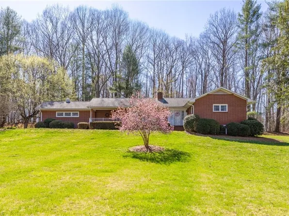 8320 Styers Ferry Rd, Clemmons, NC 27012