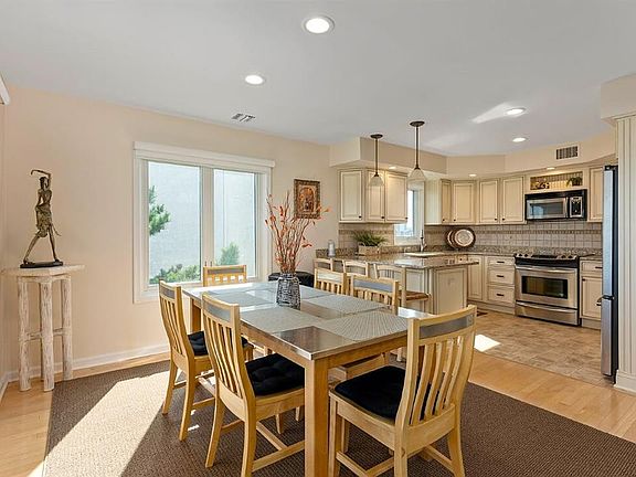 4th image of 3805 Pleasure Ave Floor 2-B5