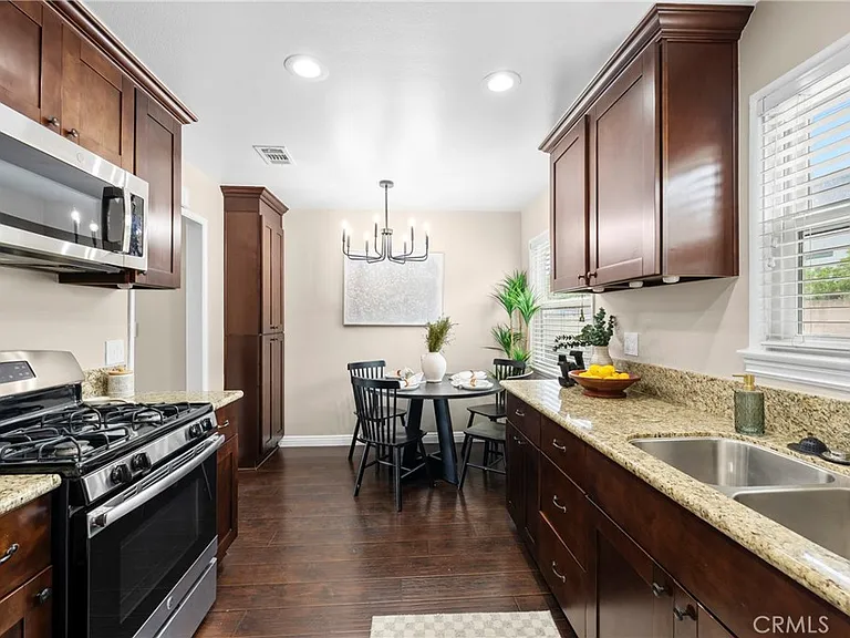 232 Olive Pl — Photo 12