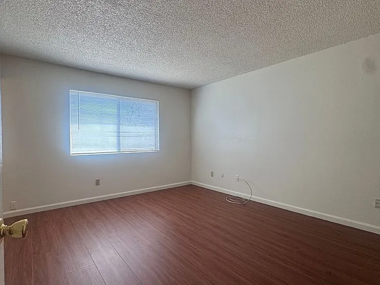 7557 Lemarsh Way — Photo 11