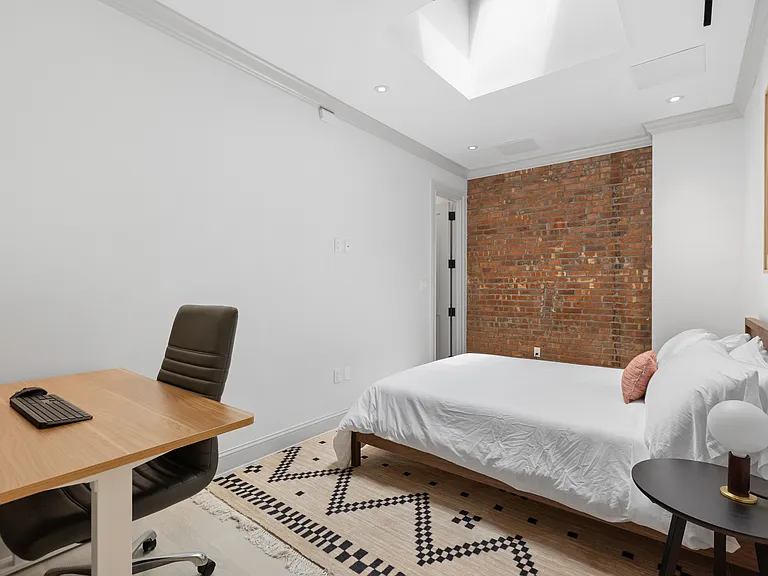 808 Lexington Ave #4 — Photo 23