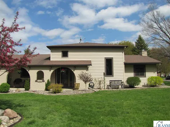 1565 Commerce Dr, North Mankato, MN 56003