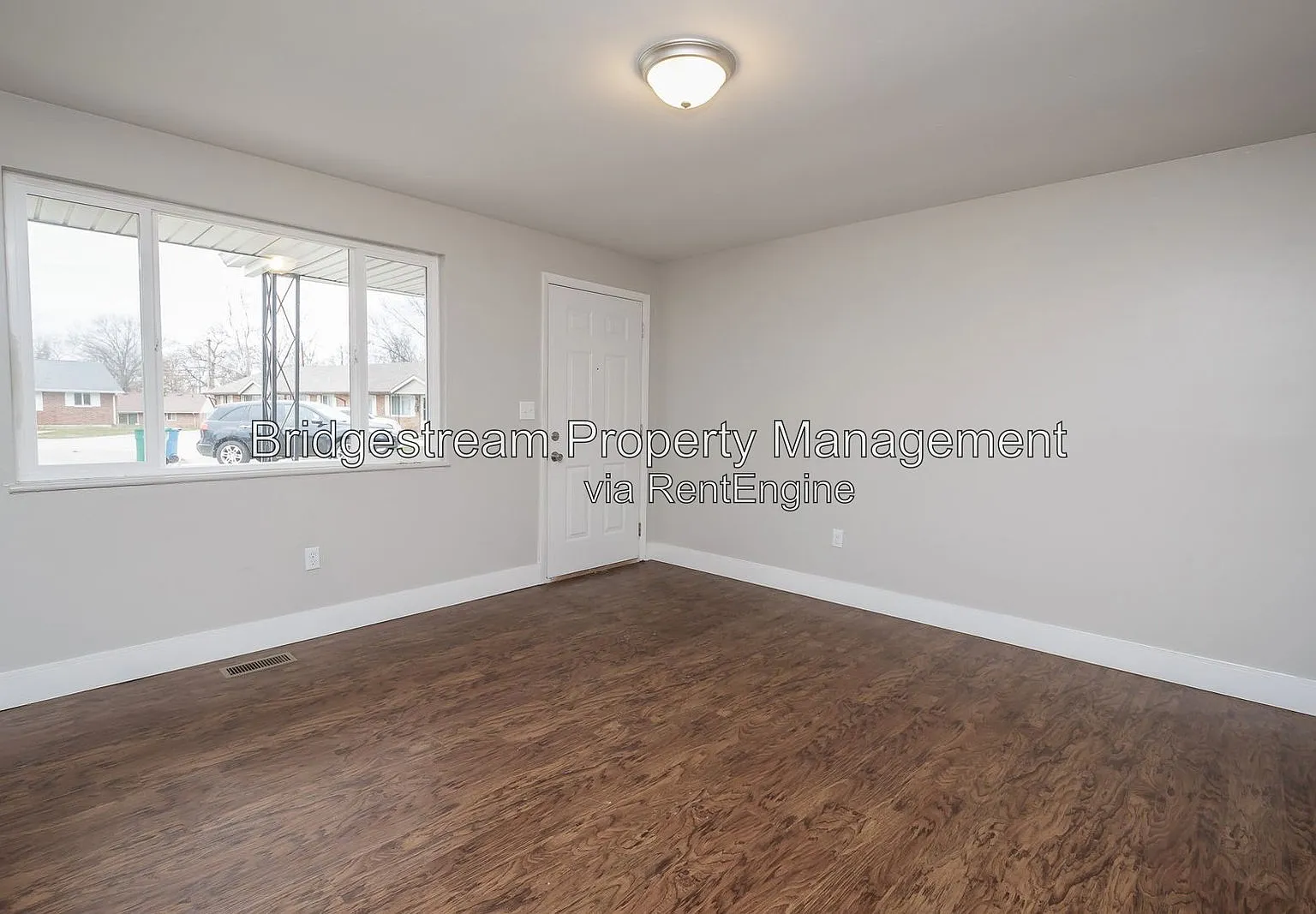 2 bed, 1.0 bath, $950 — Photo 4