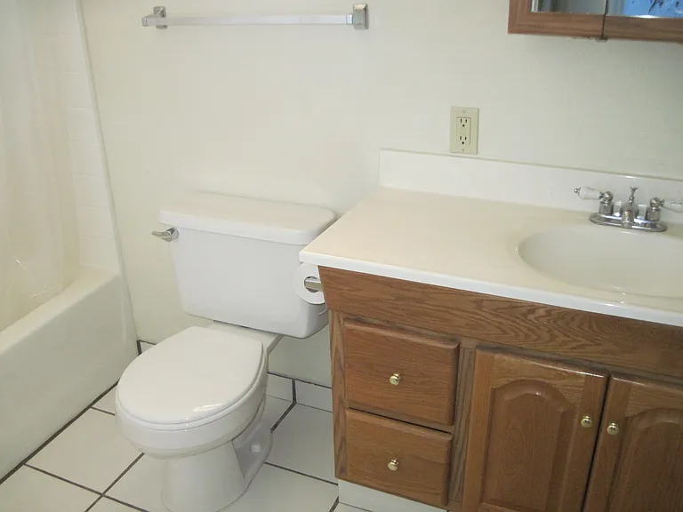 426 S Bowie Ave #A — Photo 6