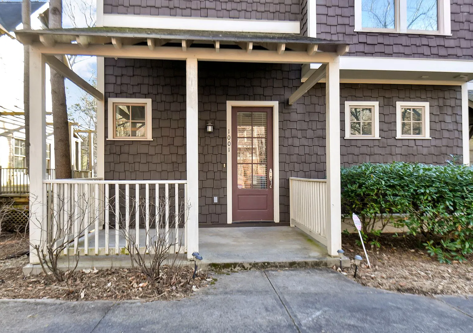 Stunning 2 bed 2.5 Condo! — Photo 3