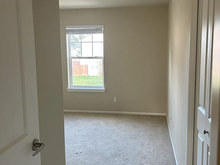 Kennewick Pl NE — Photo 12