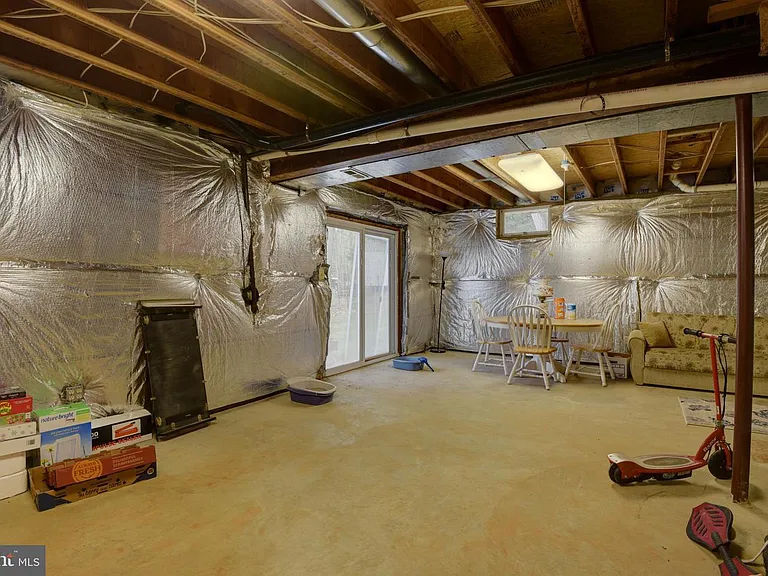 320 Kalorama Rd — Photo 22