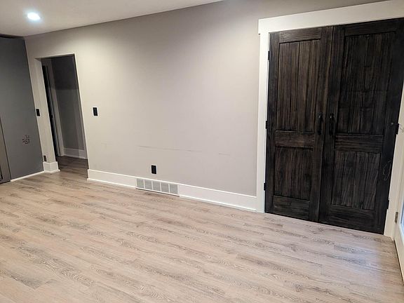 5th image of 3759 Highland Ave #3759
