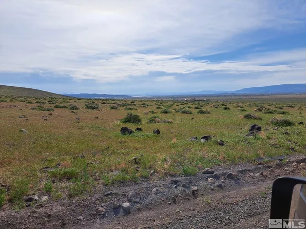 1325 Crystal Ct, Silver Springs, NV 89429