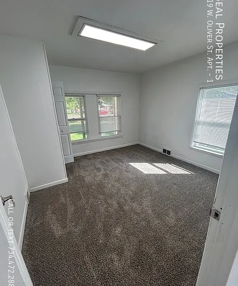 319 W Oliver St #1 — Photo 4