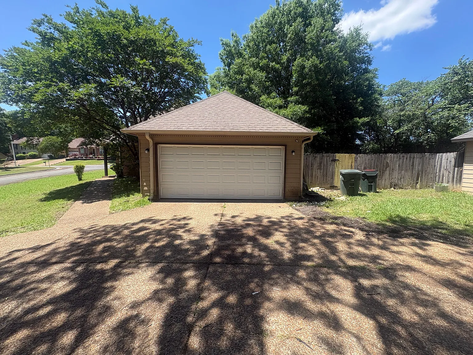 Spacious Two-Story Home with Upstairs Den & Fenced Backyard — Photo 2