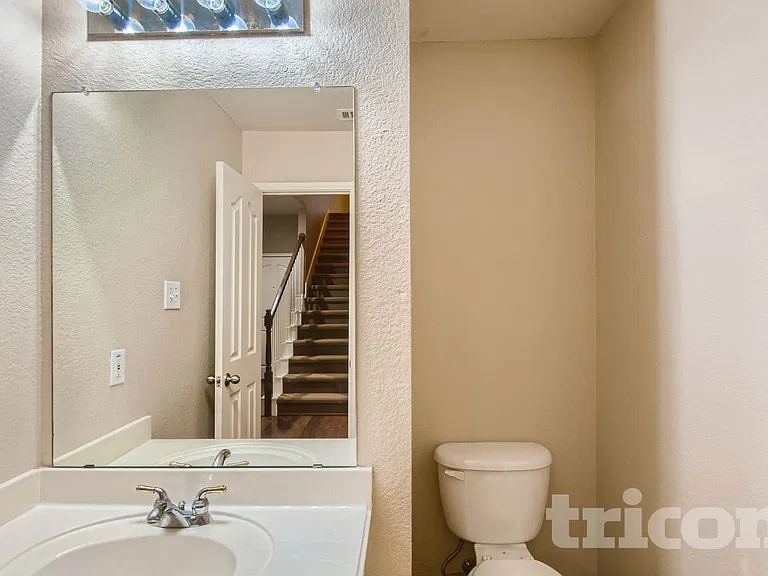 4203 Wildbriar Ln — Photo 12