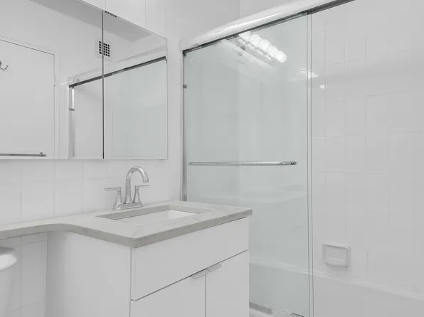 301 East 79th Street image 6 of 12