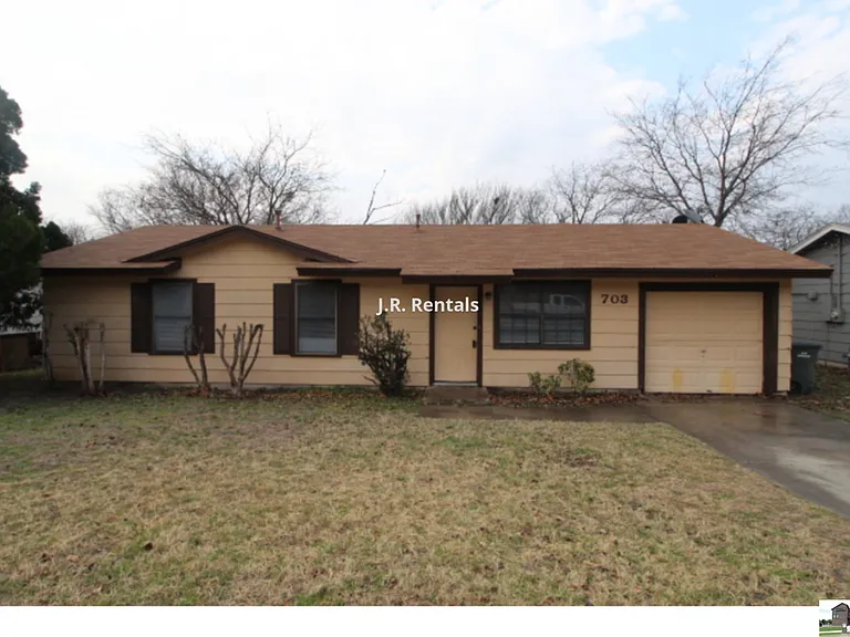 703 Traci Dr — Photo 10