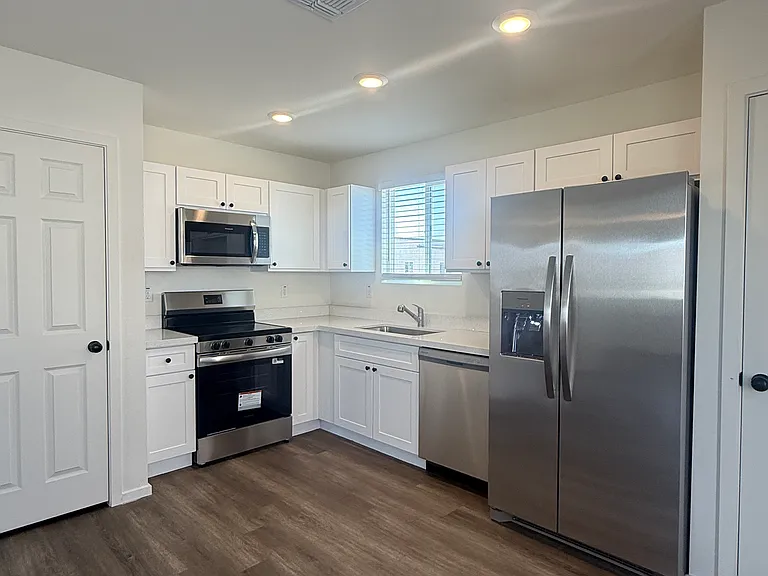 4037 S 12th St #205 — Photo 10